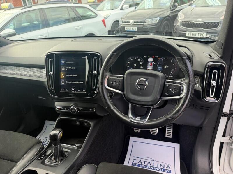 Volvo XC40 view 4
