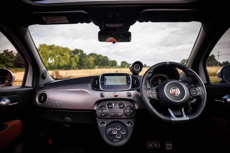Abarth 595c view 3