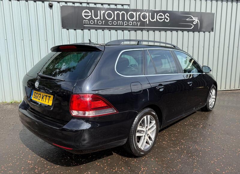 Volkswagen Golf view 3