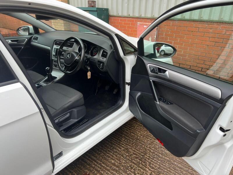 Volkswagen Golf view 7