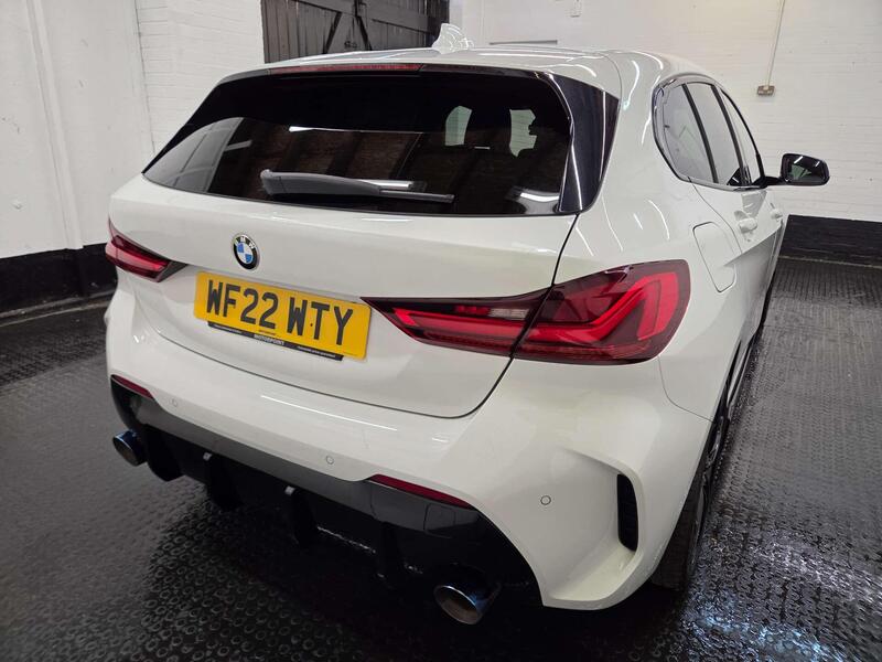 BMW 1 Series view 6