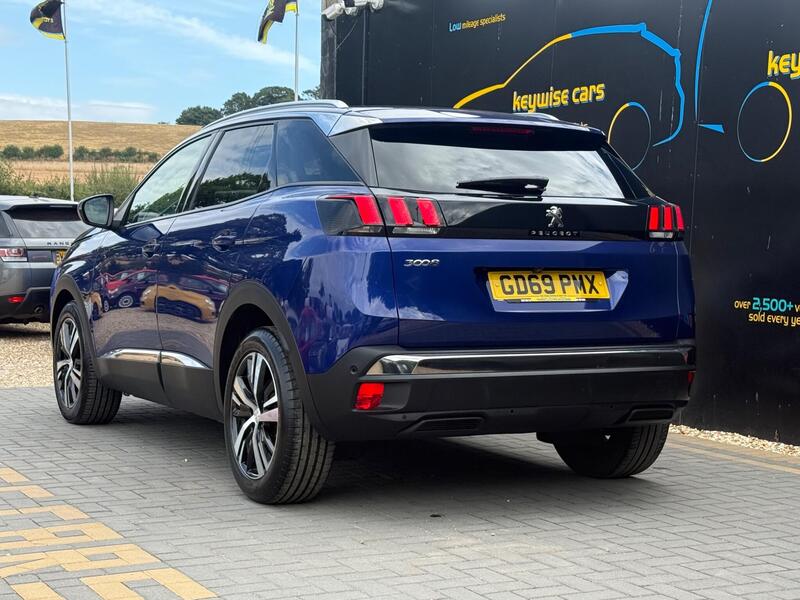 Peugeot 3008 view 3