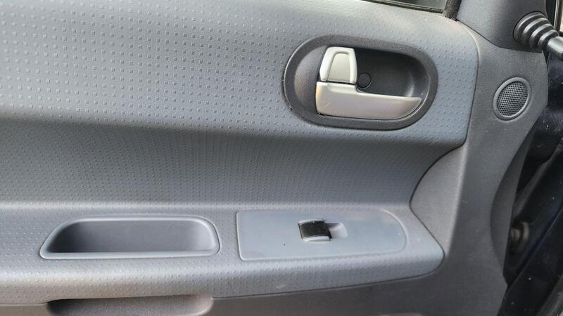 2007 Mitsubishi Colt — photo 32