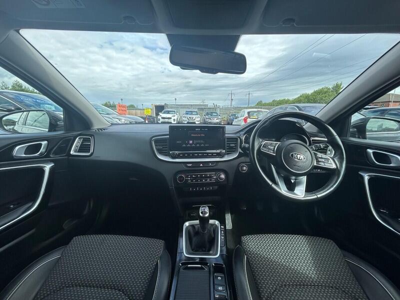 Kia Xceed view 3
