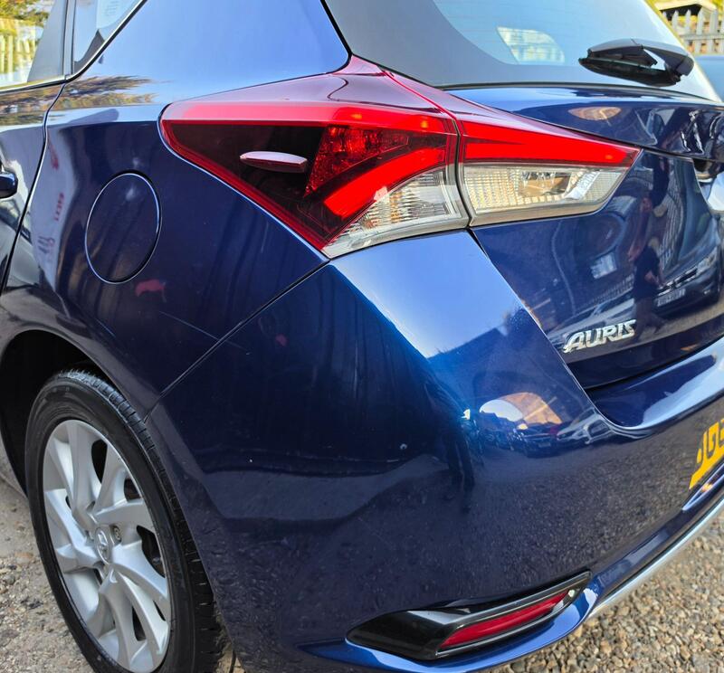 Toyota Auris 1.8 VVT-h Icon Tech CVT Euro 6 (s/s) 5dr thumbnail 10