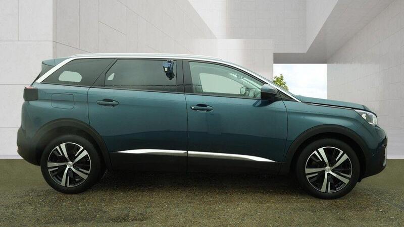 Peugeot 5008 view 5