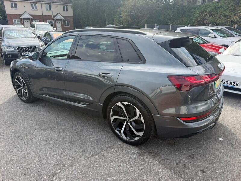 Audi E-Tron view 7