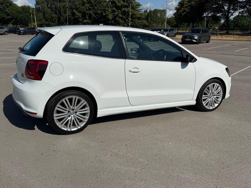 Volkswagen Polo view 6