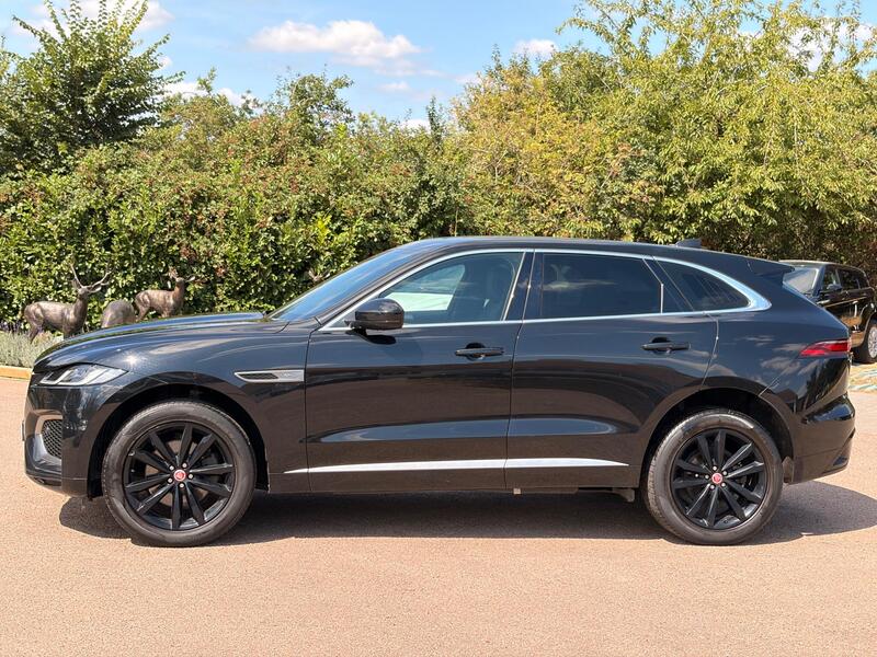 Jaguar F-Pace view 4