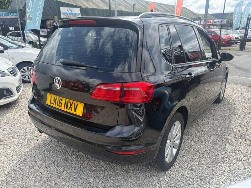Volkswagen Golf SV view 6