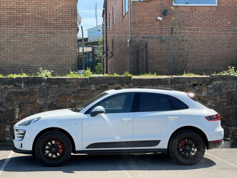 Porsche Macan view 4