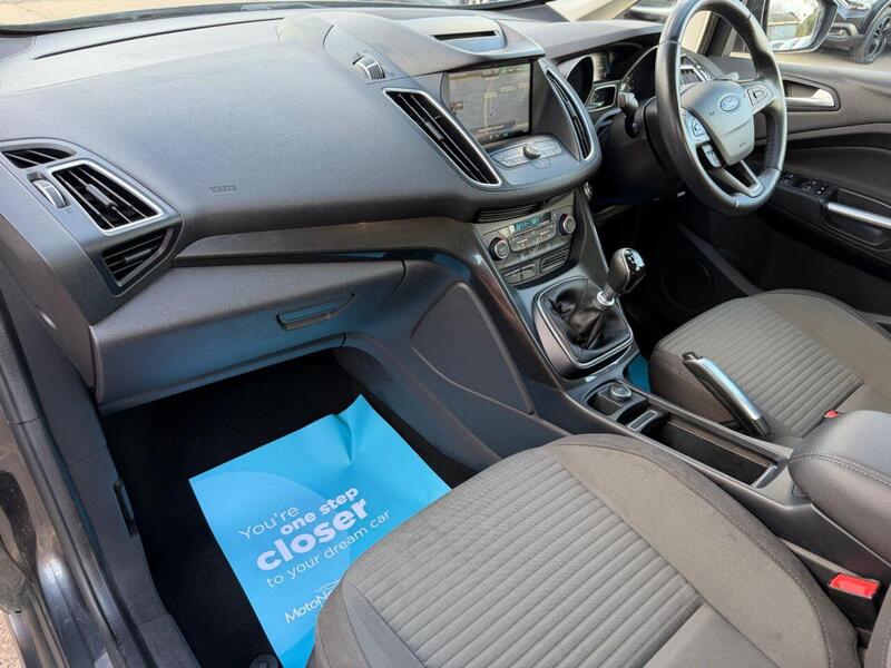Ford C-Max view 3