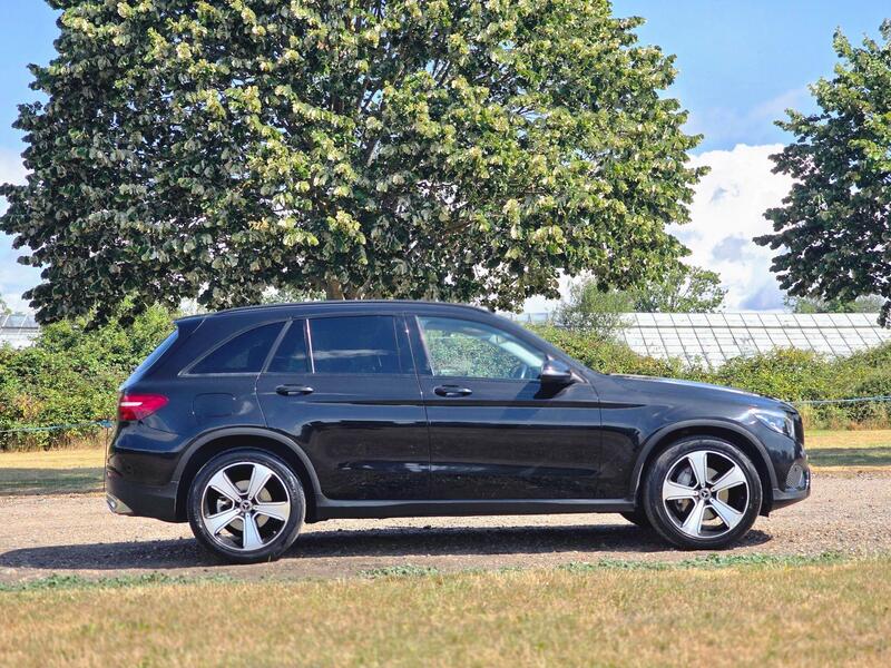 Mercedes-Benz GLC view 3