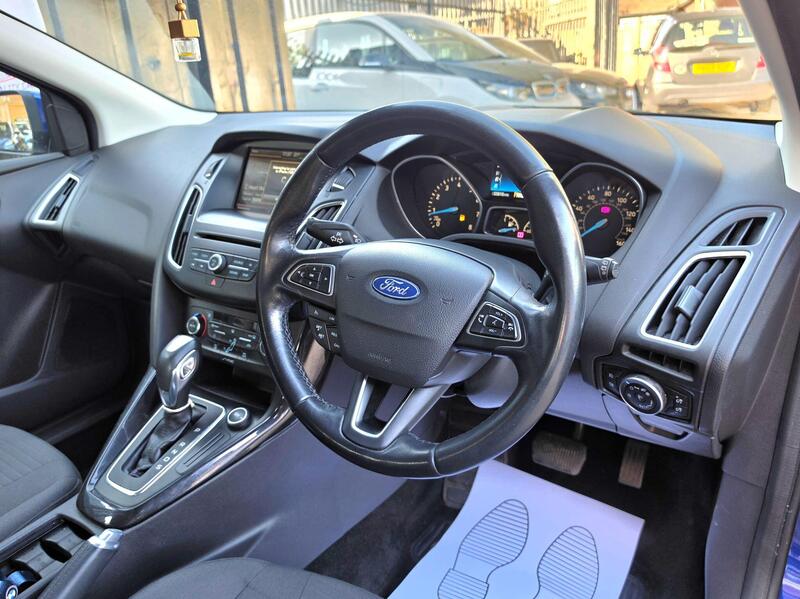 Ford Focus 1.6 Titanium Powershift Euro 6 5dr thumbnail 25