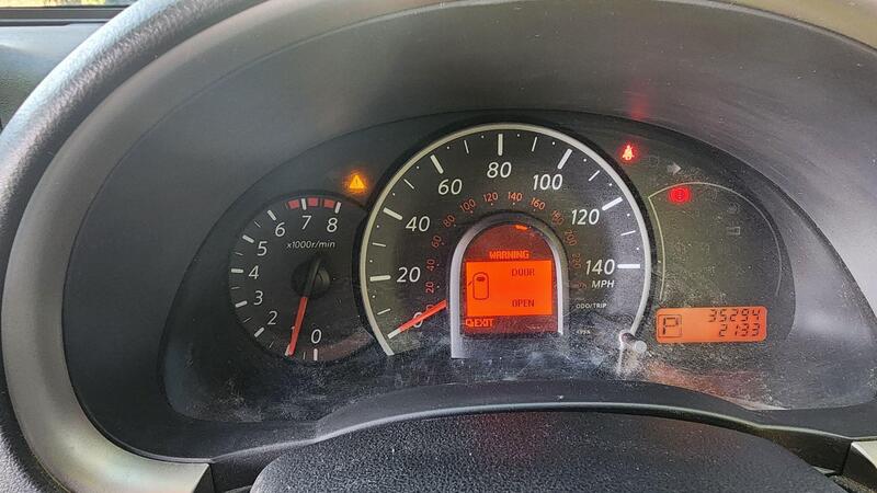 2011 Nissan Micra — photo 26