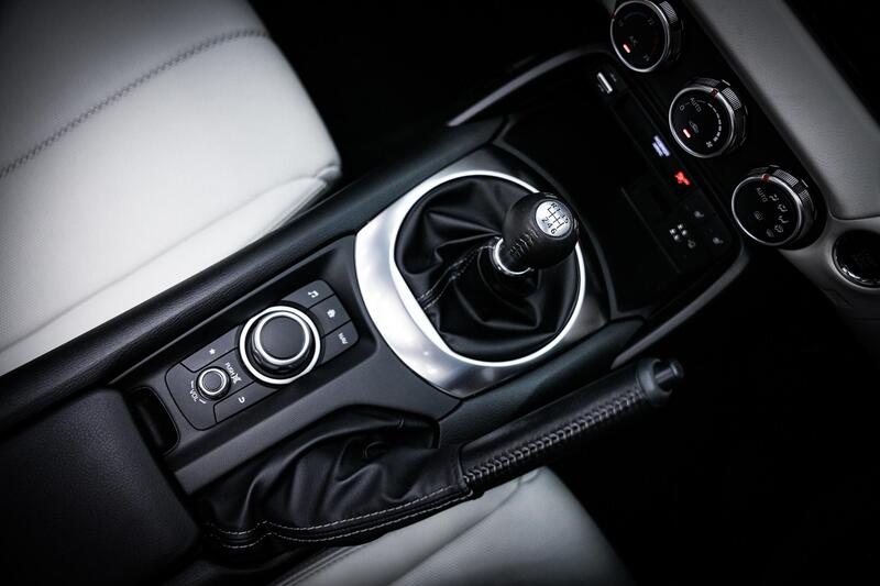 Mazda MX-5 view 5