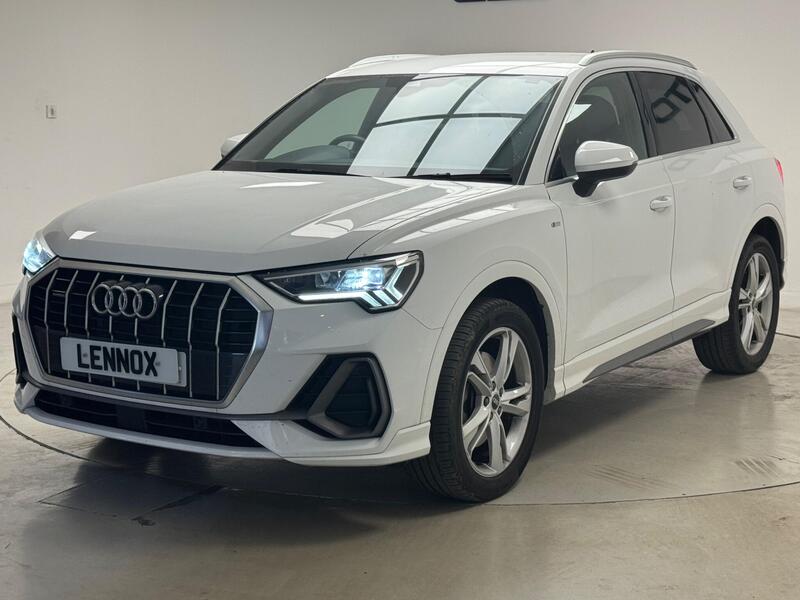 Audi Audi Q3 view 3