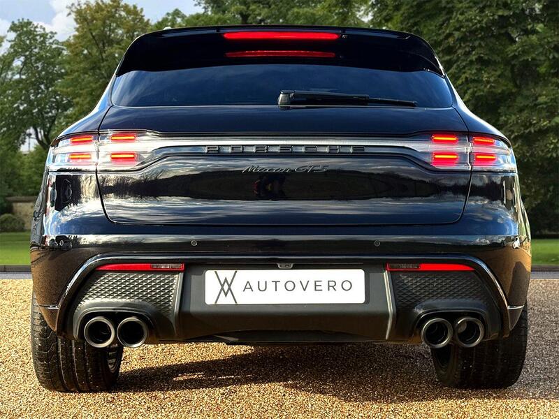 Porsche Macan view 6