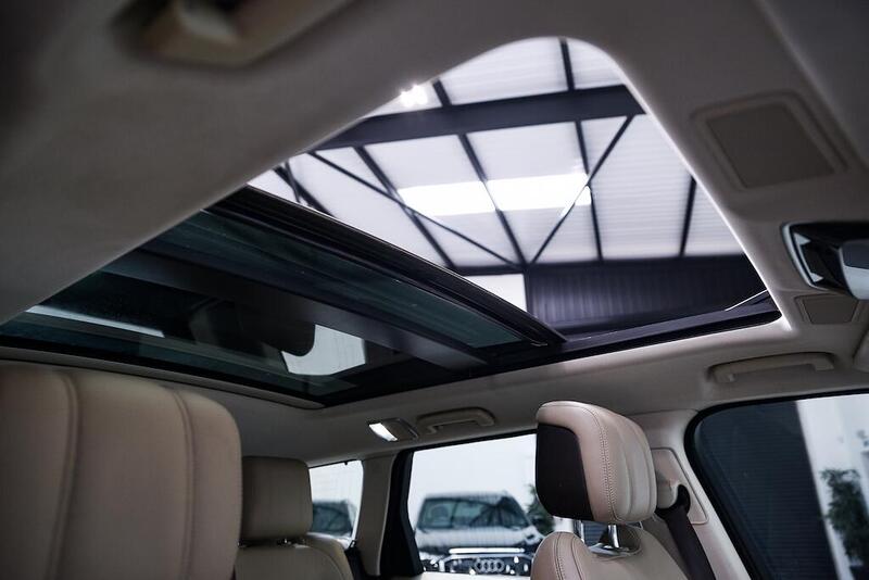 Land Rover Range Rover Sport view 4