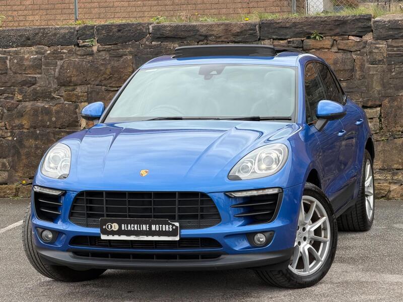 Porsche Macan view 3