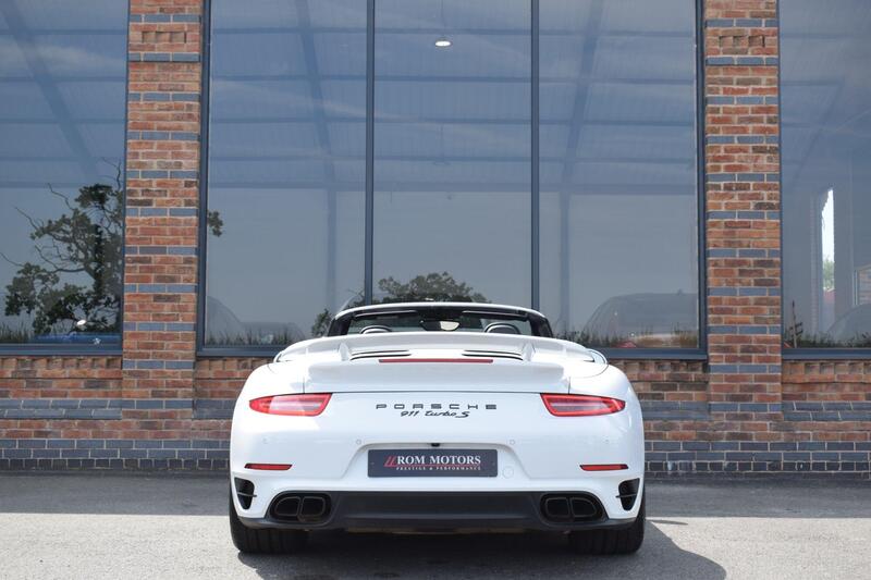 Porsche 911 view 6