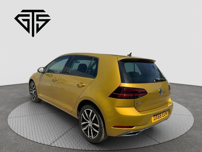 Volkswagen Golf view 5