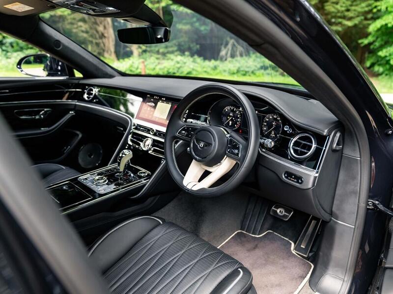 Bentley Flying Spur view 4
