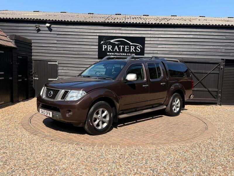 Nissan Navara view 2
