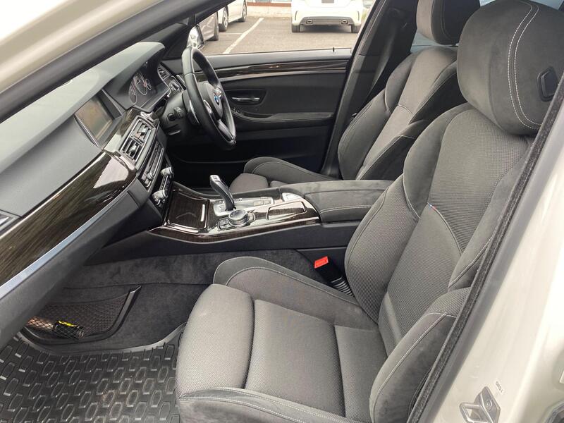 BMW 5 Series view 16