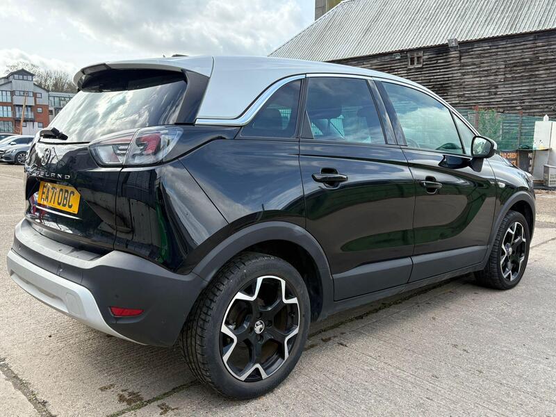 Vauxhall Crossland view 3