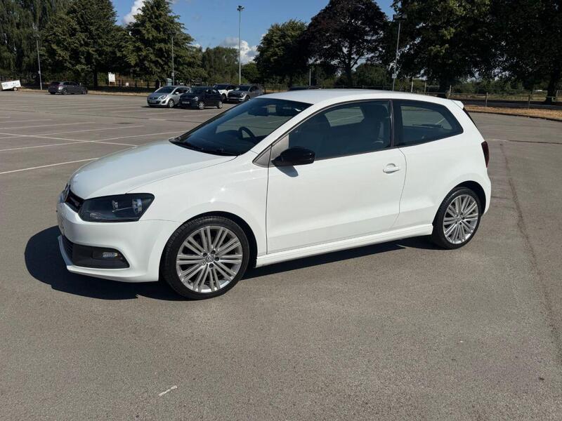 Volkswagen Polo view 5