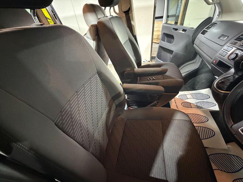 2015 Volkswagen Caravelle — photo 26