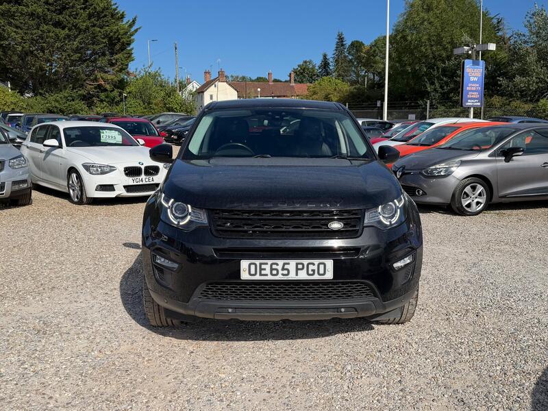 Land Rover Discovery Sport view 4