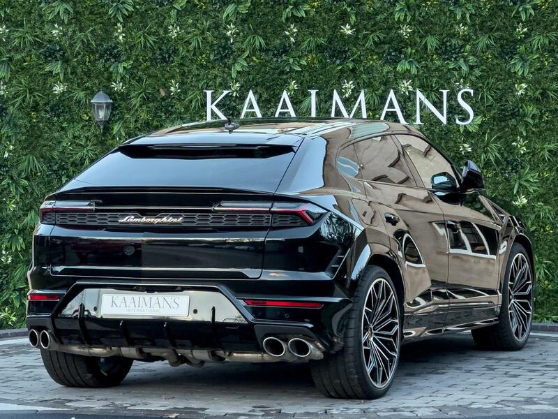 Lamborghini Urus view 4