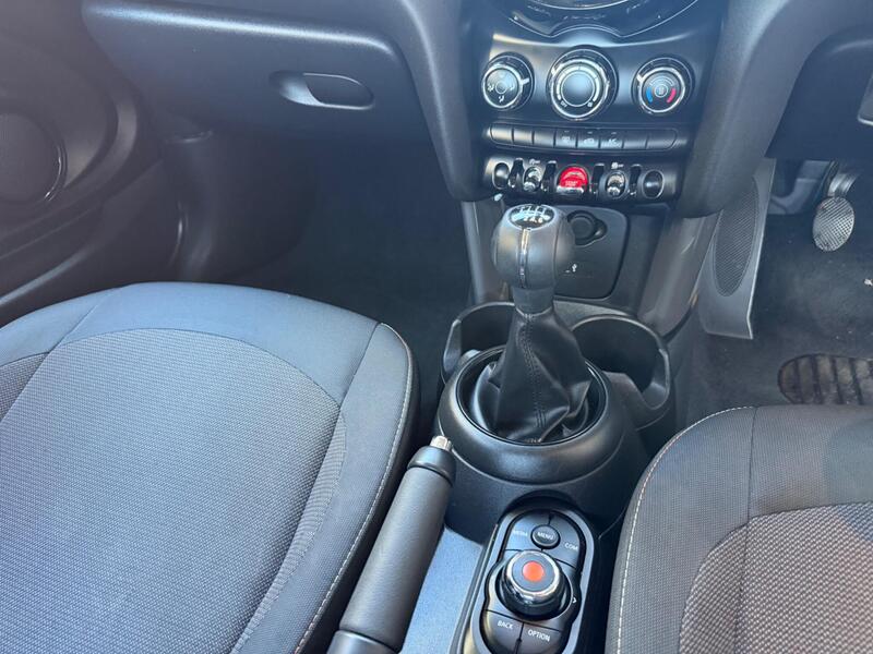 Mini Hatch view 4