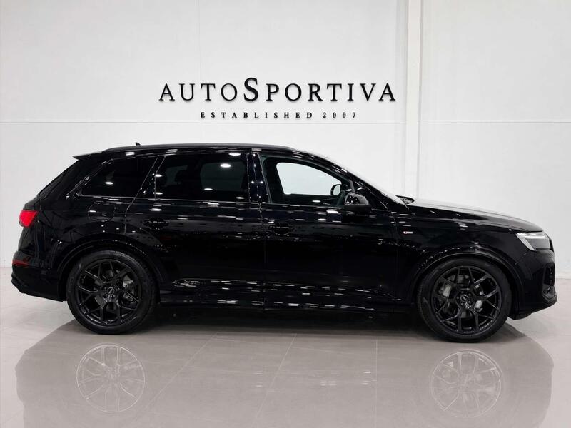 Audi Audi Q7 view 3