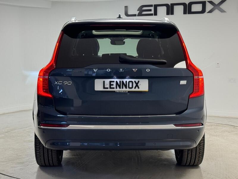 Volvo XC90 view 6