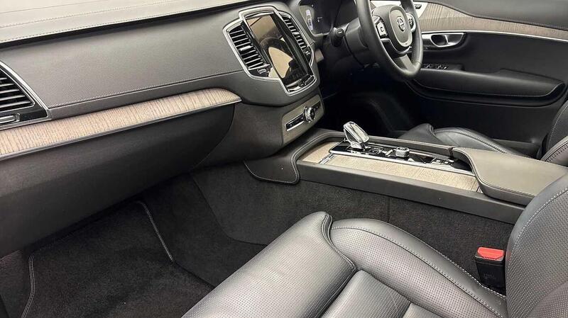 Volvo XC90 view 6