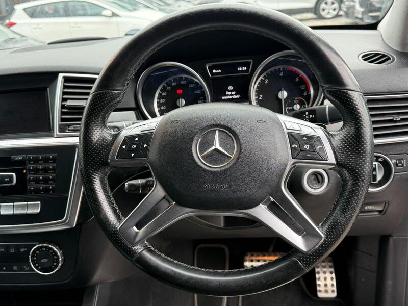 Mercedes-Benz M-Class view 3