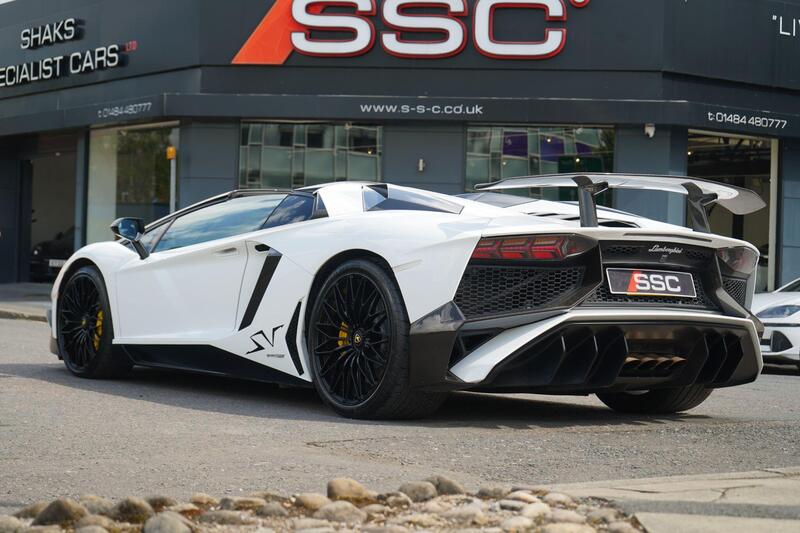 Lamborghini Aventador view 7