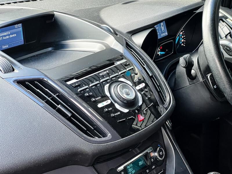 Ford Kuga view 4