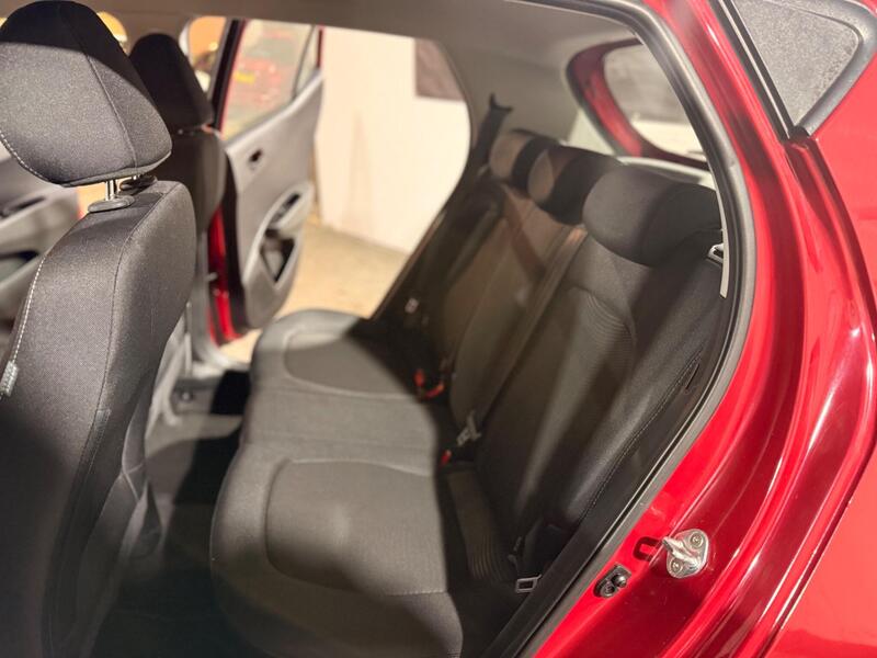 2017 Hyundai i10 — photo 12