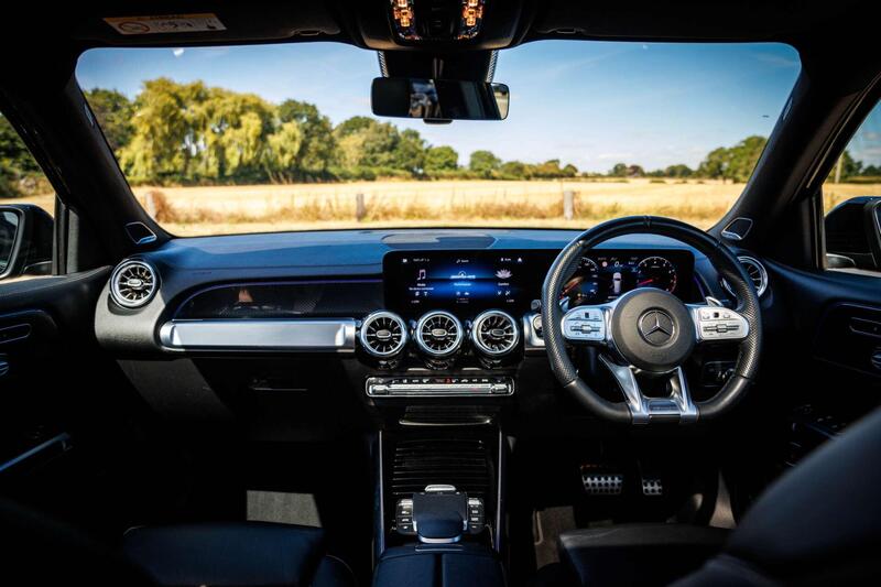Mercedes-Benz Mercedes-Benz GLB view 3