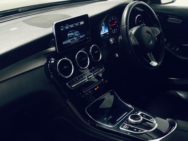 Mercedes-Benz GLC view 4
