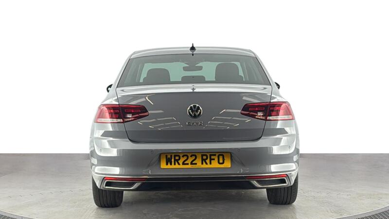 Volkswagen Passat view 5