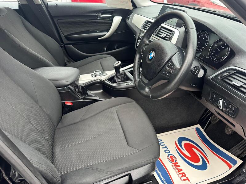 BMW 1 Series view 6
