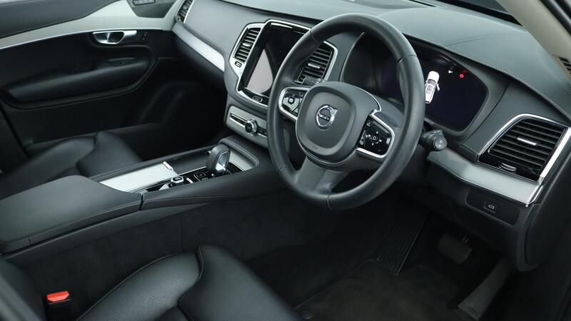 Volvo XC90 view 4