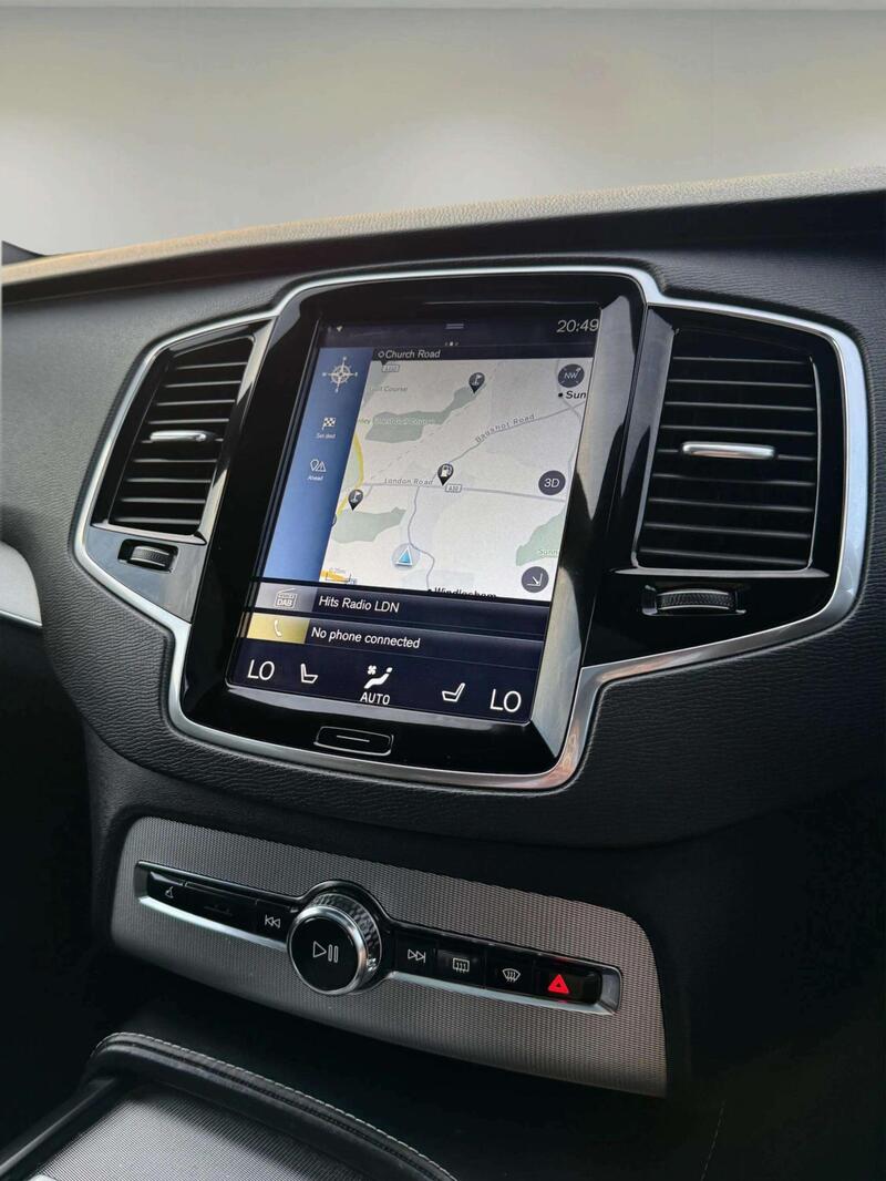 Volvo XC90 view 6