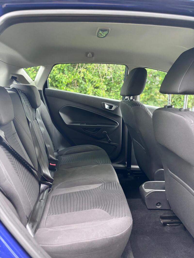 2014 Ford Fiesta — photo 16