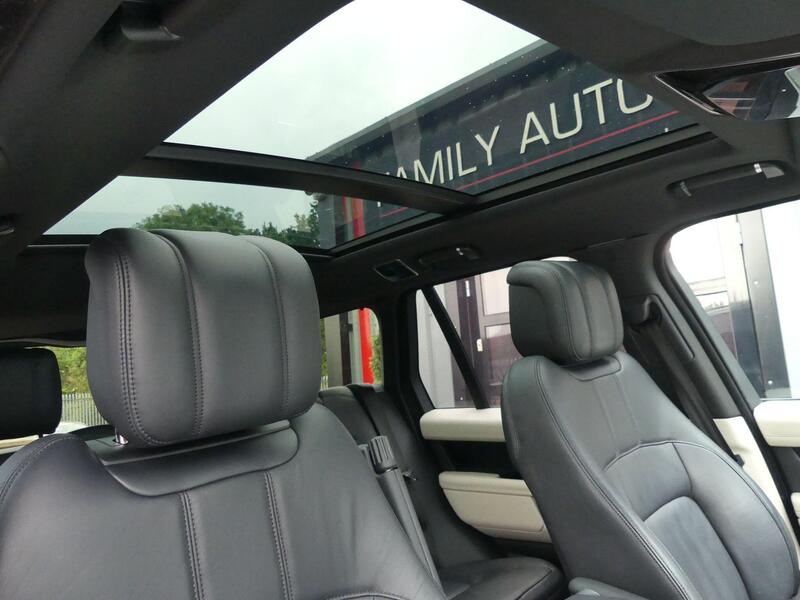 Land Rover Range Rover view 2